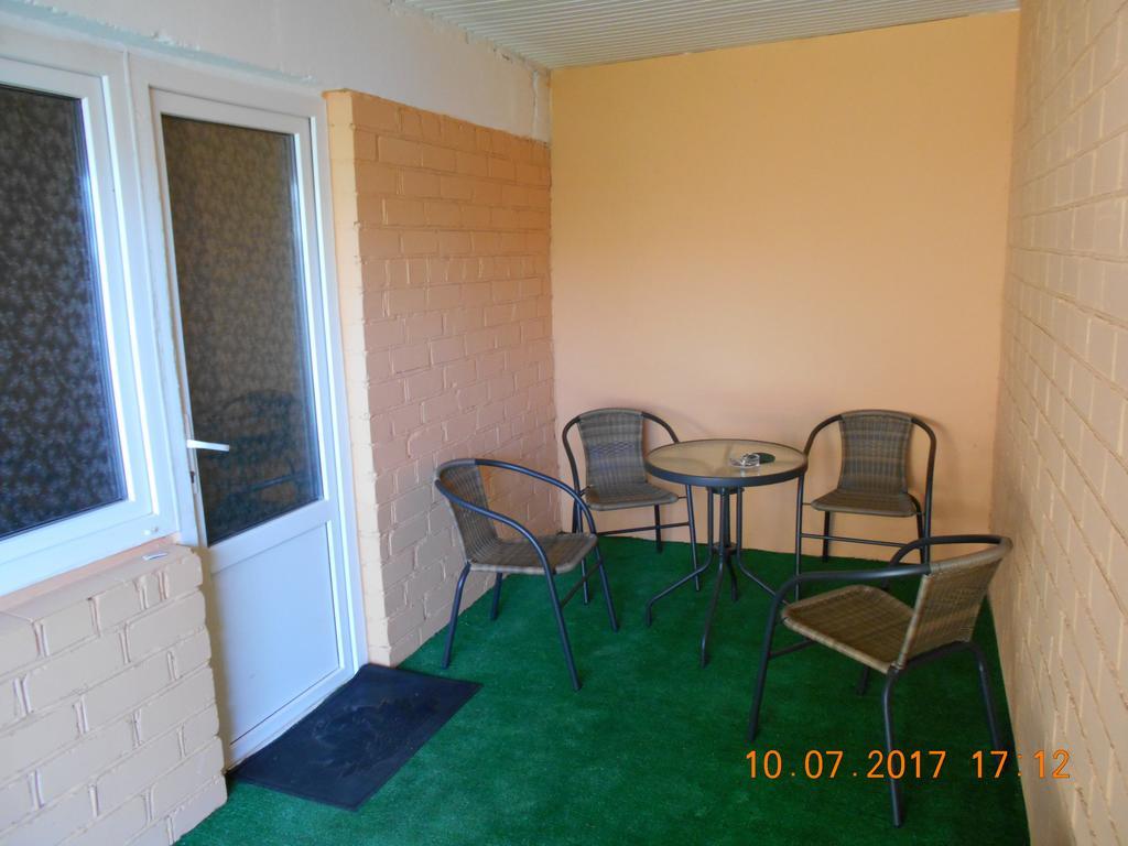 Lastochka Hotel Zaliznyi Port Buitenkant foto
