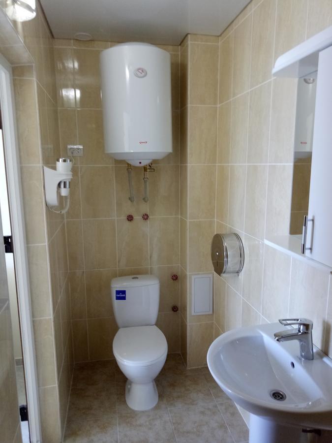 Lastochka Hotel Zaliznyi Port Buitenkant foto